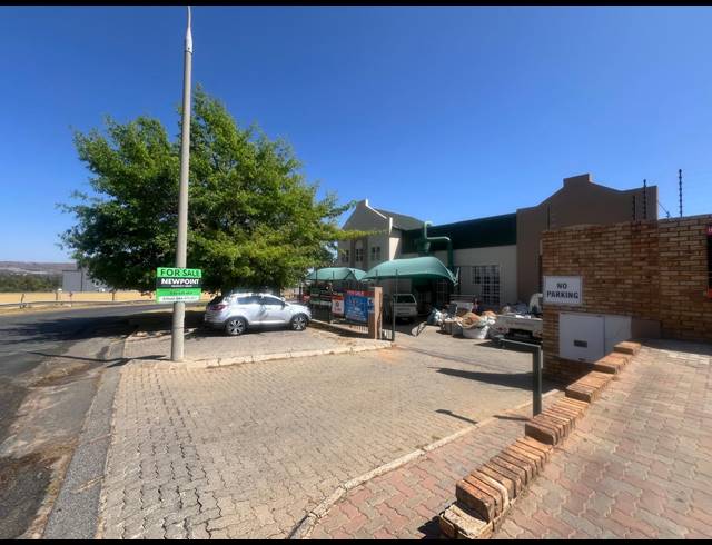 685M² WAREHOUSE FOR SALE IN LASER PARK